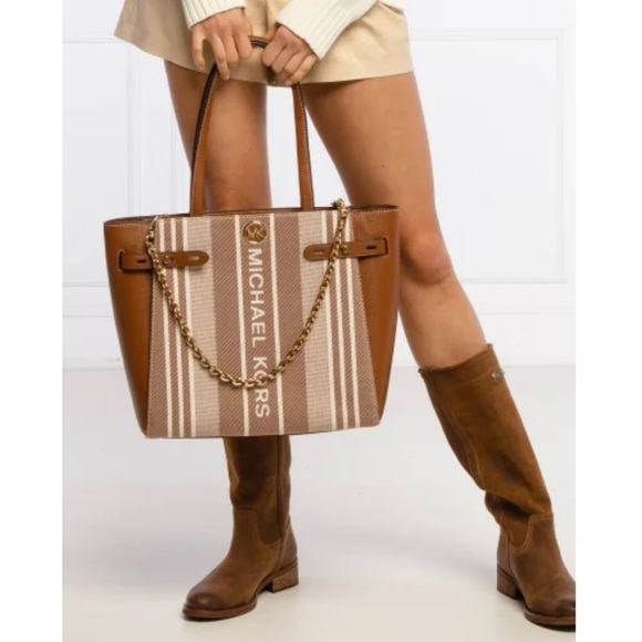 Michael Kors Handbags - MICHAEL KORS LEATHER SHOPPER BAG CARMEN